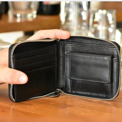 Cartera Zipper de Cuero Negro – Estilo Minimalista – IULIUS