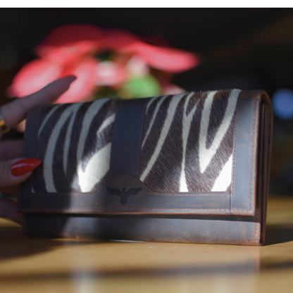 Cartera de Cuero con Solapa Animal Print y Compartimentos – IULIUS